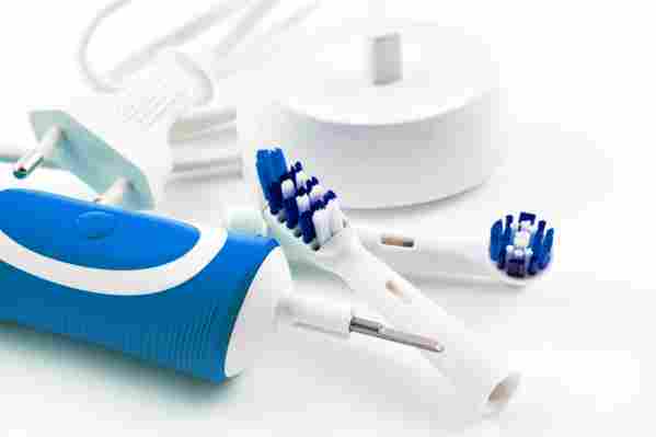 Cómo usar cepillo electrico Oral B. ¿Cómo cepillarse los dientes con cepillo electrico?