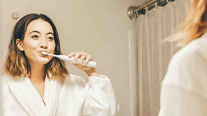 Cómo lavarse los dientes con cepillo eléctrico