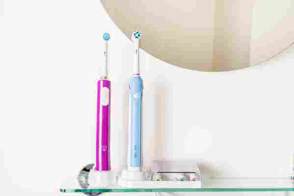Cepillo de dientes eléctrico: consejos para usarlo correctamente